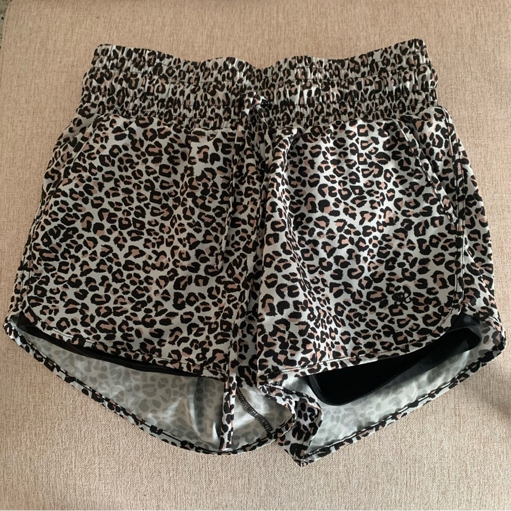Albion Lunge Shorts Leopard Print Size Small